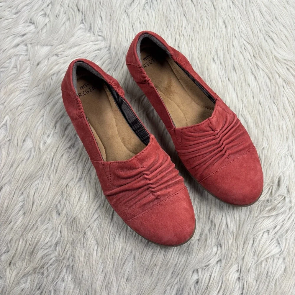 Earth‎ Origins Women's 9.5 Red Nubuck Fara Flex Flat Scrunch Comfort Artsy